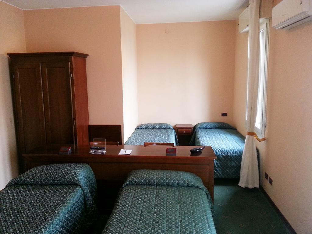 Hotel Emilia Modena Room photo